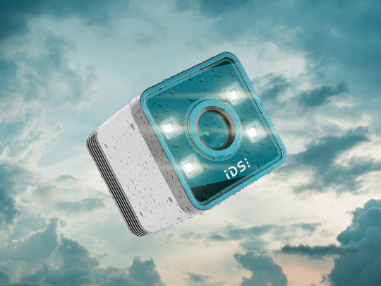 IDS ToF 摄像机 Nion 在多云的天空前拍摄水滴