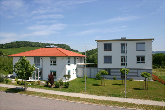 旧公司大楼，包括第一次扩建