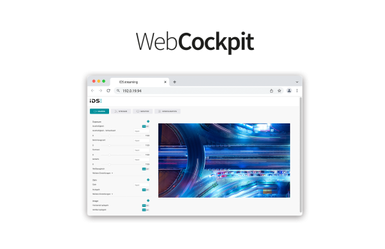 瀏覽器中的 WebCockpit：右側為串流，左側為可自訂選項