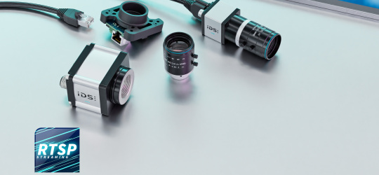 配備鏡頭的 uEye 相機、具備影像處理功能的平板電腦、可見的 RTSP 圖示