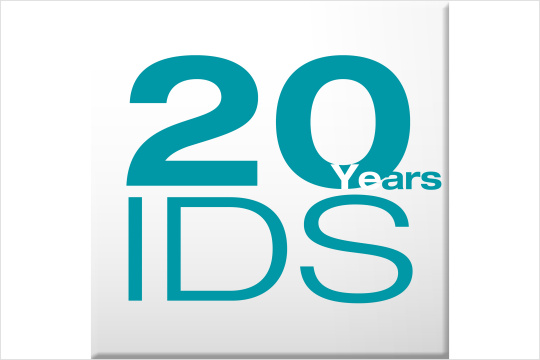 IDS 20 周年徽标